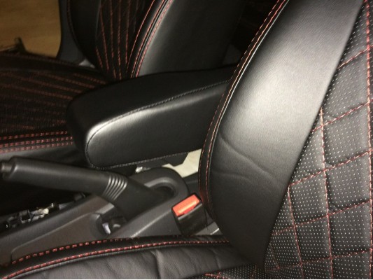 Авточехлы на Lada Vesta